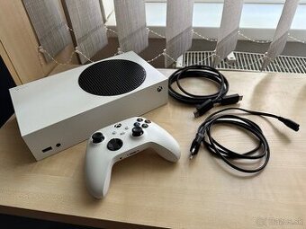 Predám Xbox Series S 512 GB – výborný stav, komplet balenie