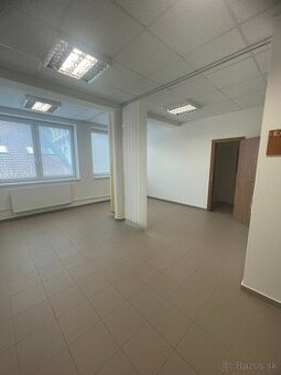 Kancelársky priestor na prenájom 30 m2 LEVICE