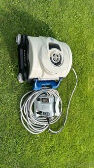 Predam Robotický vysávač bazénov Hayward vo výbornom stave n