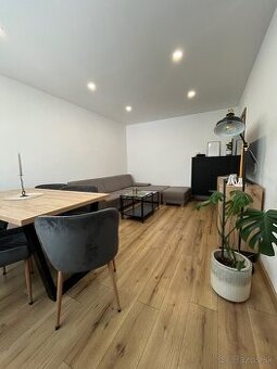 Moderný 2-izbový byt na prenájom