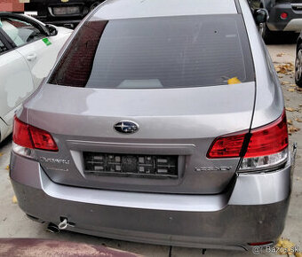 SUBARU LEGACY 2.5 AWD 2010 predám MOTOR EJ25 123kW, DVERE, P