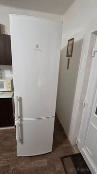 Chladničky s mrazničkou ELECTROLUX