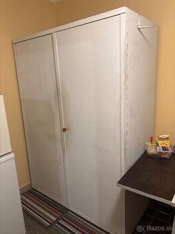 Predám veľkú skriňu