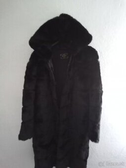 Kožuch z umelej kožušiny