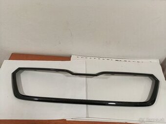 Škoda Kamiq lišta prednej masky