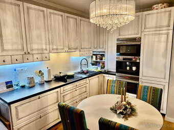 ZARIADENÝ KLIMATIZOVANÝ 2 izb byt s veľkou terasou ARBORIA