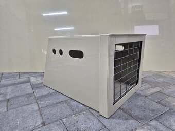 Cestovní box, Prepravka pre psa