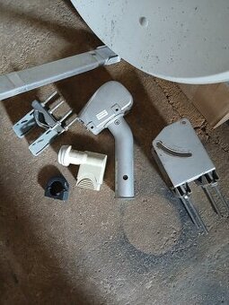 Satelitní tanier s motorom