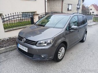VOLKSWAGEN TOURAN 77kW 2011