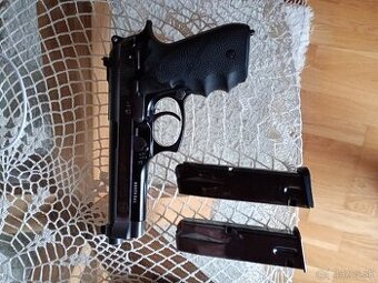 Predám Pištoľ Taurus PT 99 AF.Kaliber 9 mm.