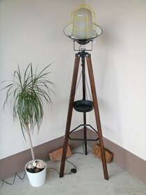 Lampa v retro - industriálnom štýle