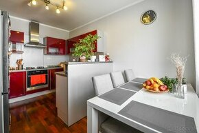 Znížená cena- 4.izbový zrekonštruovaný byt v Priekope - 1