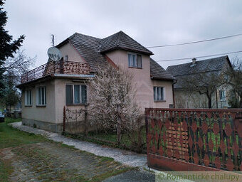 Veľký dvojpodlažný dom s veľkým pozemkom v obci Košeca na