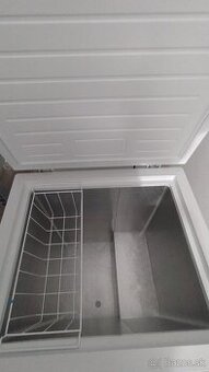 Truhlicová mraznička objem 137 litrov, CANDY CCHH145
