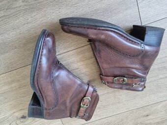 darujem kožené čižmy veľ. 38