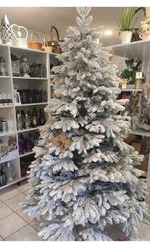 Vianočný stromček 3d   220cm