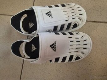Adidas sandále