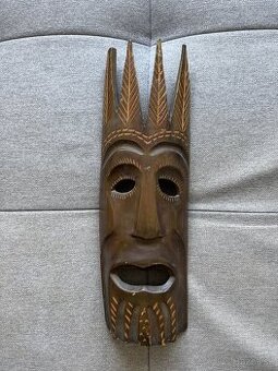 predam drevenu masku