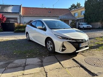 Toyota Prius PHV