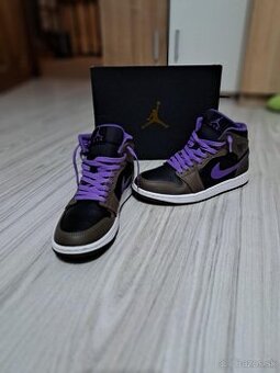 Jordan 1 purple mocha mid