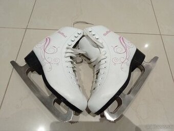 Predám dievčenské korčule veľkosť 35 - 1