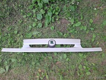 Predná maska škoda felicia  Bez hrdze pekná 20eur