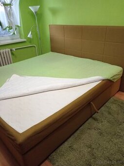 Manželská posteľ.