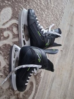 Korčule na lad CROWNED ATTACK 100 velkost 39