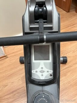 Posilovaci stroj - veslovanie