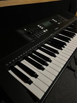 Yamaha PSR E373