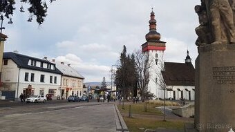 Handlová námestie 440 m2