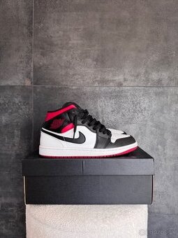 🔥Air Jordan 1 mid “ Gym Red “
