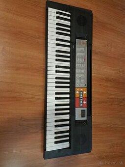 Yamaha PSR F50