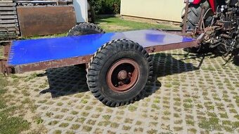 Predam karu za traktor platak