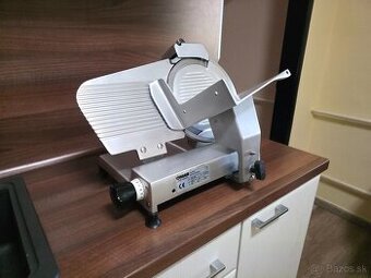 Narezovy stroj Omas