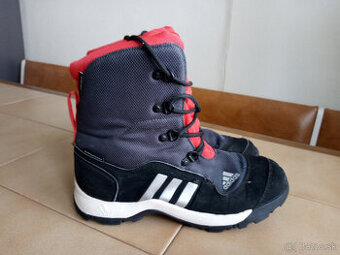 Zimna detska sportova vodeodolna obuv ADIDAS.