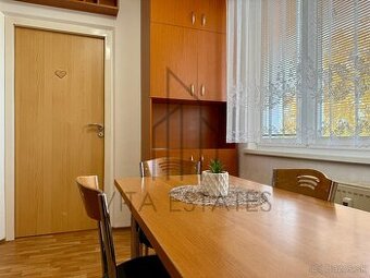 🏡 Na prenájom 1-izbový byt – Górkeho ulica, Prievidza Seve