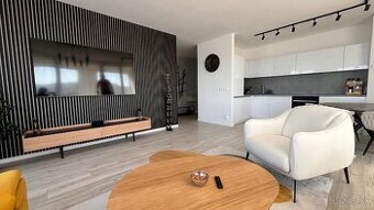 NA PREDAJ 3 IZB. APARTMAN S TERASOU