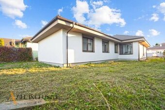 ALL INCLUSIVE | NA PREDAJ 5-IZBOVÝ RODINNÝ DOM VO VEĽKEJ PAK