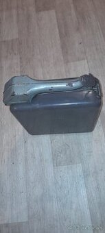 Kanister na pohonné hmoty