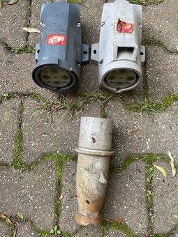 Zásuvka a zastrčka silnoprúdová, 63A