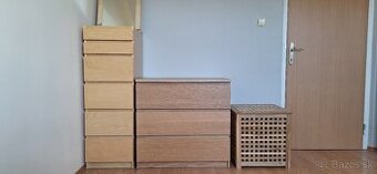IKEA komody (Malm) a drevený kôš na bielizeň (Molger)