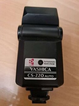 Blesk YASHICA  CS-220