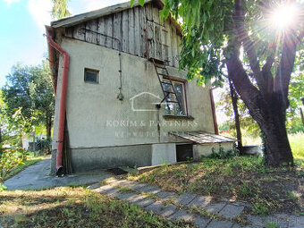 Slnečný pozemok s domom na predaj, Nová Stráž