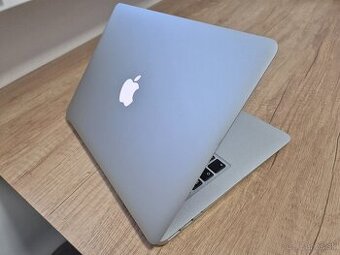 MacBook Air (13-inch, 2017) /Intel Core i5/8GB RAM/128GB SSD