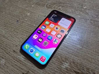 Iphone 12 mini plnefunkcny ma len jemne znamky pouzivania al