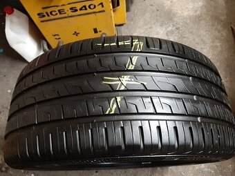 255/40r19
