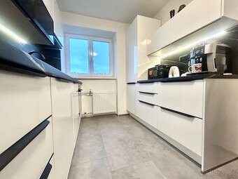 Na prenájom štýlový 3 izbový byt , Nová Dubnica