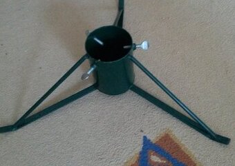 Predám nové stojany na stromček