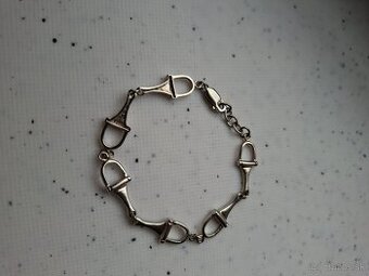 Strieborný náramok